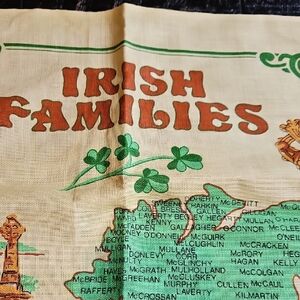 NEW  FINGAL IRISH FAMILIES LINEN  IRELAND MAP TEA TOWEL WALL HANGER GREEN CELTIC
